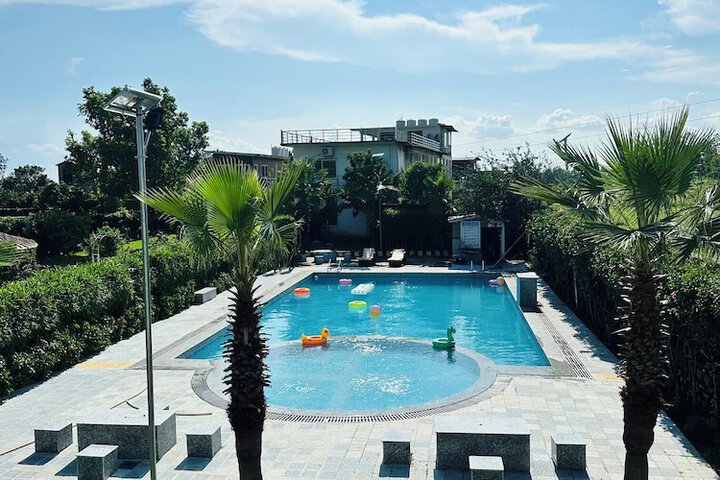 Pool 66 of 113