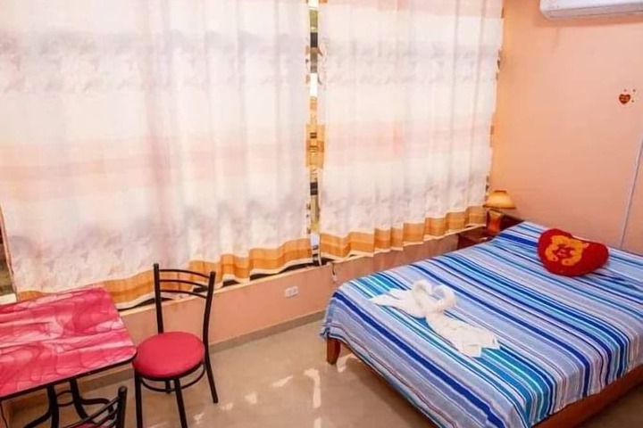 Room 4 of 12