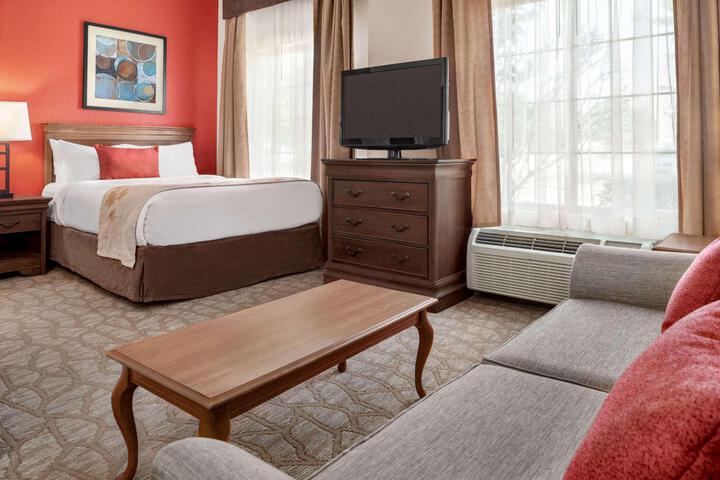 1 Queen Bed Accessible Room (7 of 15)