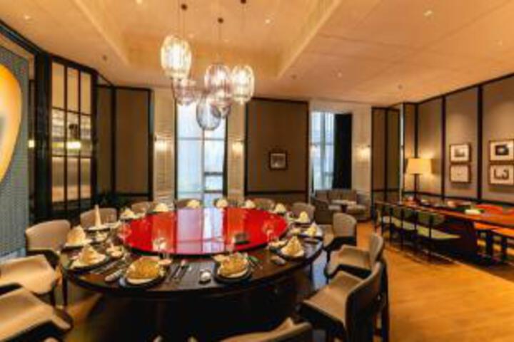 Dining 10 of 23