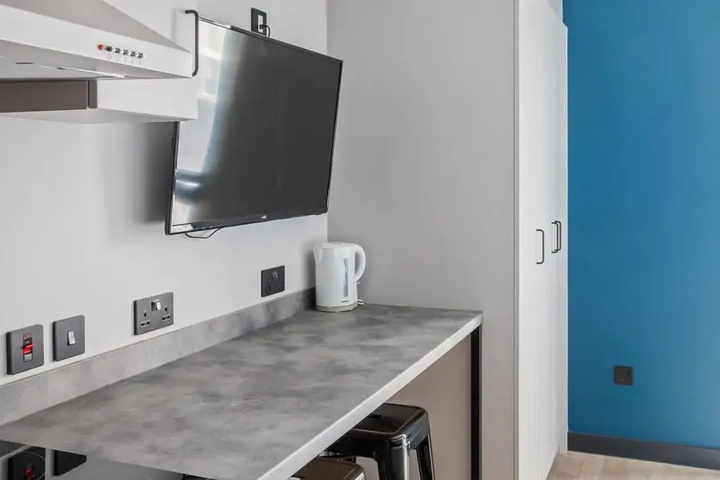 Room 5 of 20