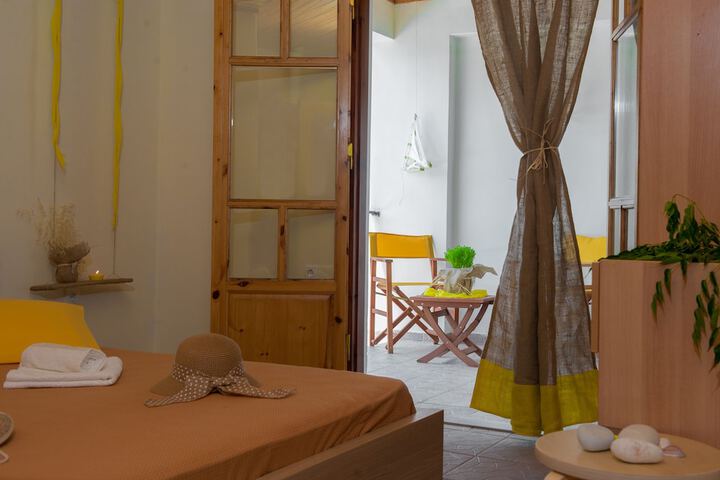 Room 2 of 17