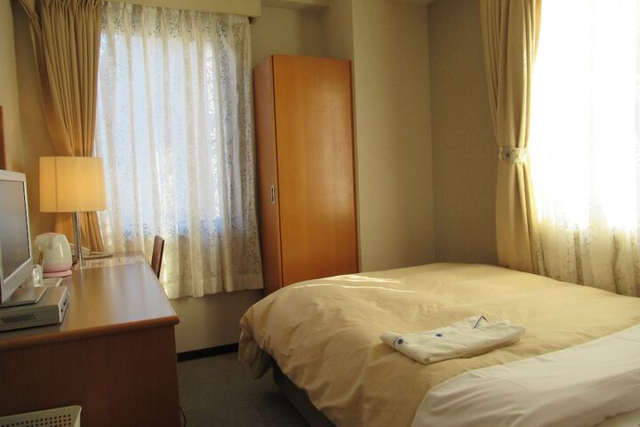 Room 13 of 64