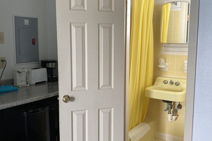 Room 20 of 23