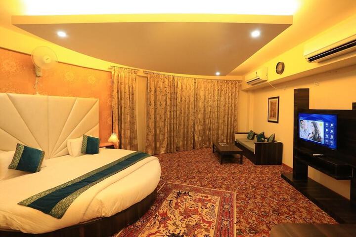 Room 10 of 22