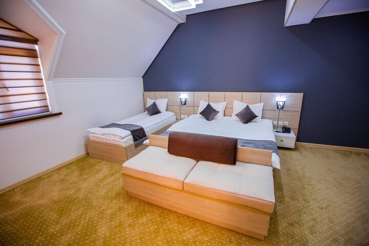 Room 9 of 52