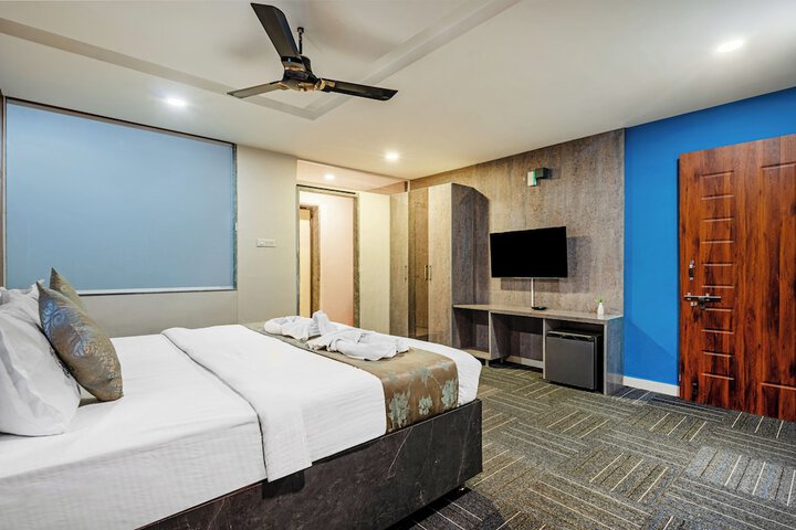 Room 15 of 48