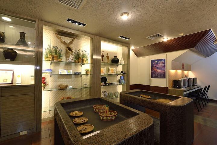 Hotel Lobby