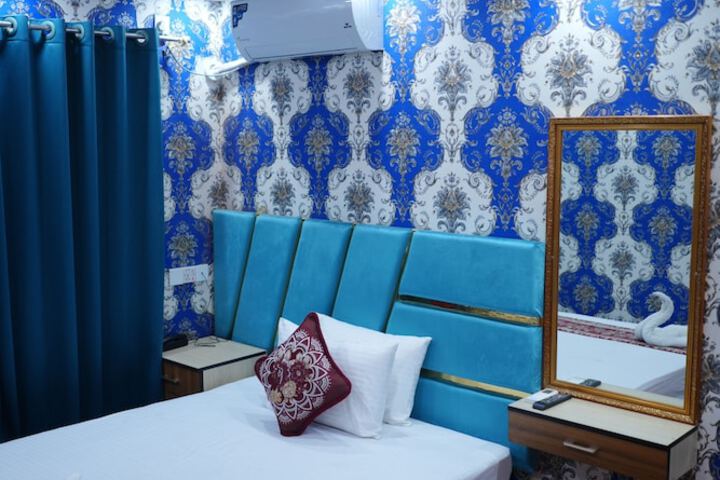 Room 53 of 66