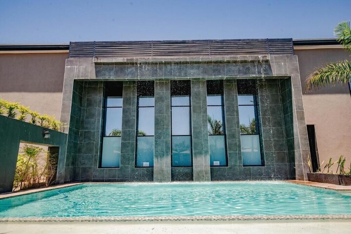 Pool 37 of 61