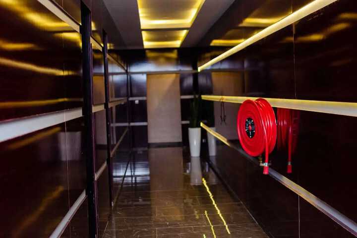 Ballroom/Hall 16 of 19