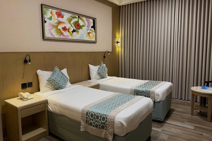 Room 52 of 181