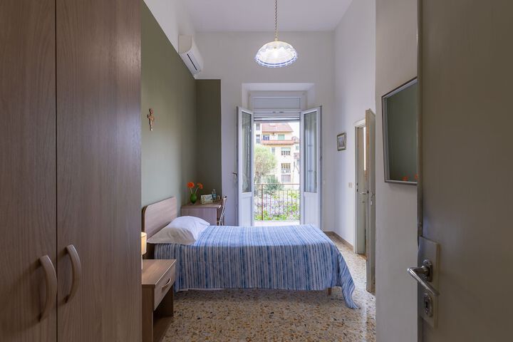 Room 14 of 50