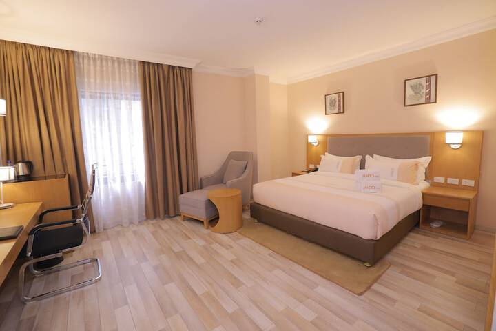 Room 20 of 163