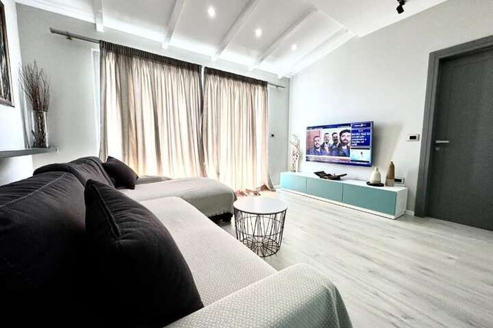 Room 15 of 48