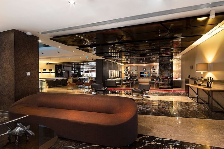 Guest Lobby
