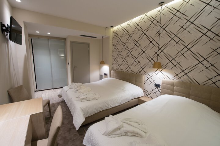 Room 6 of 22