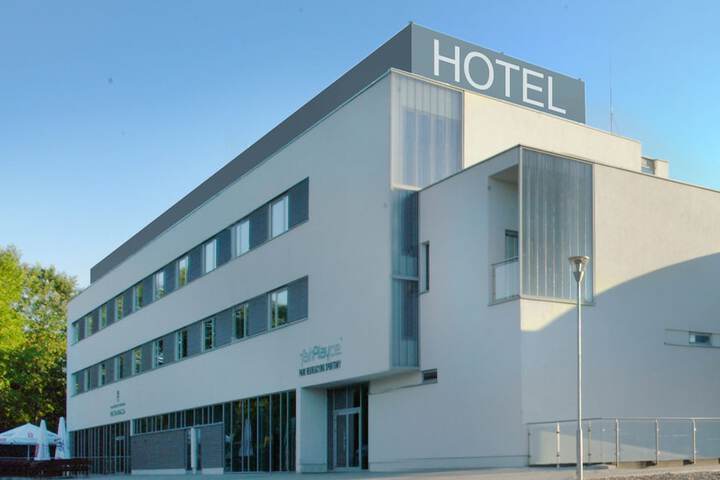 Hotel 51 of 52