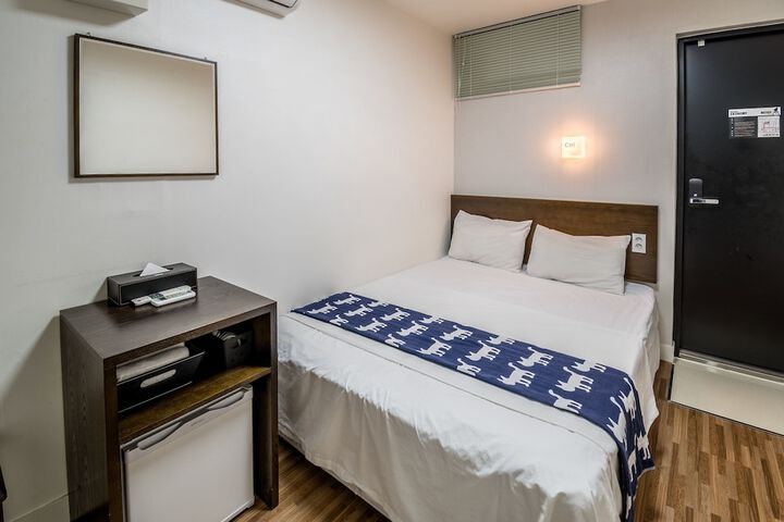Room 18 of 81