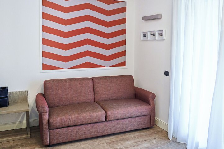 Room 42 of 80