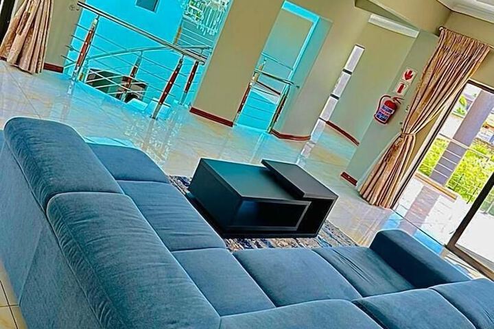 Room 10 of 17
