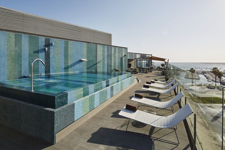 Hotel Pool