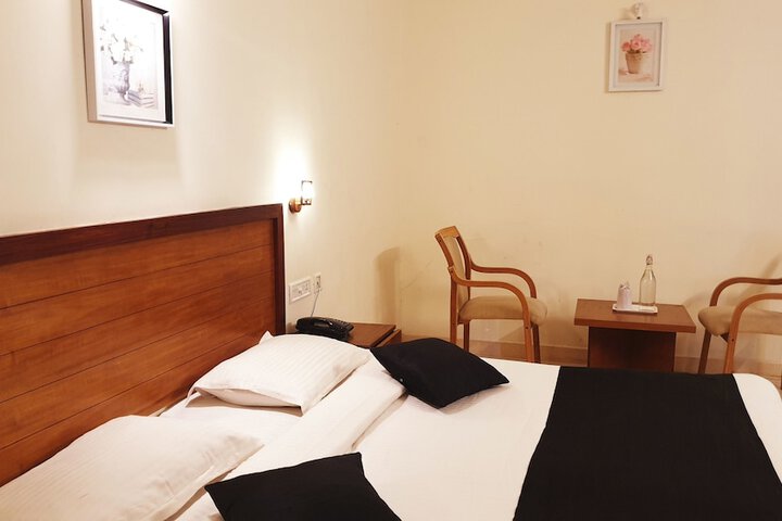 Room 9 of 48