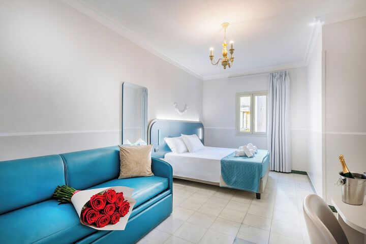 Room 32 of 48