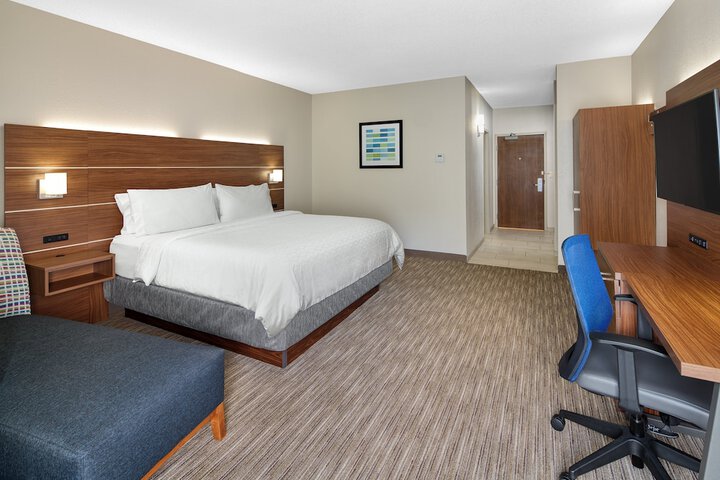 Room 14 of 37