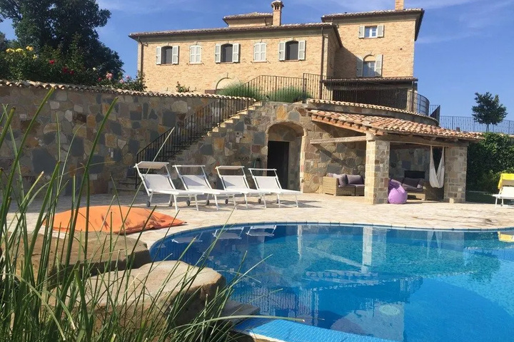 Pool 16 of 23