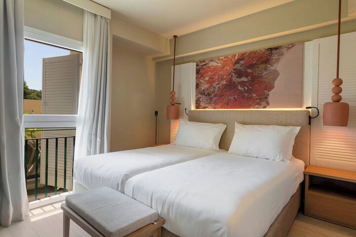 Room 46 of 256
