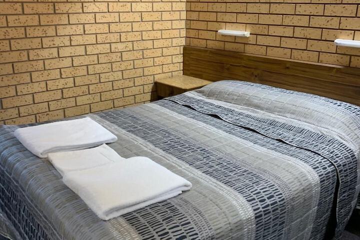 Room 6 of 61