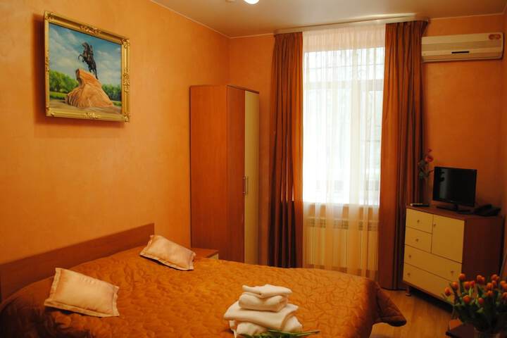 Room 8 of 34
