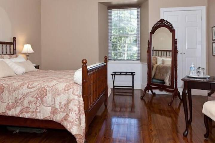 Room 8 of 42