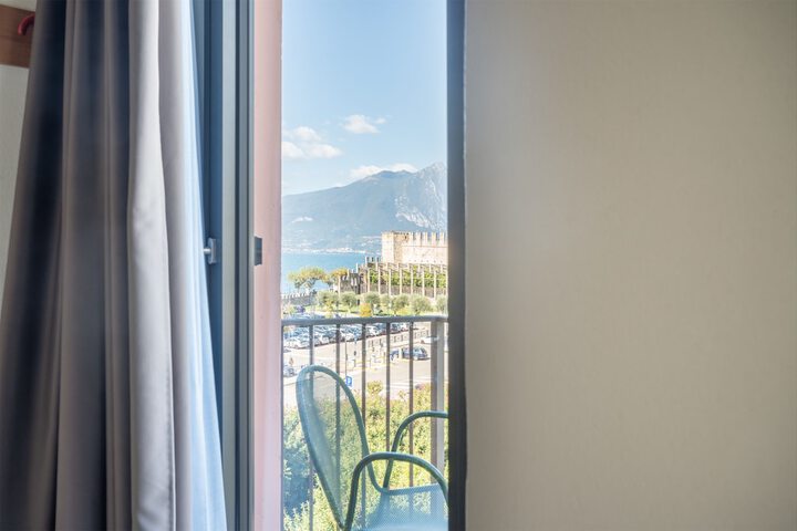 Room 40 of 104