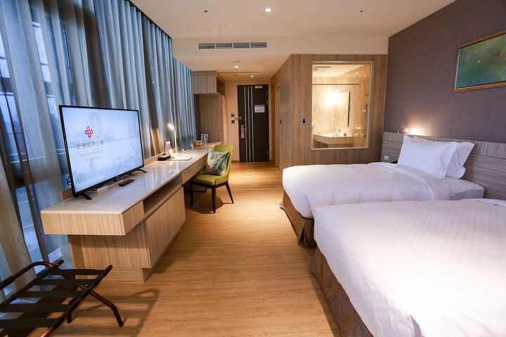 Room 10 of 45