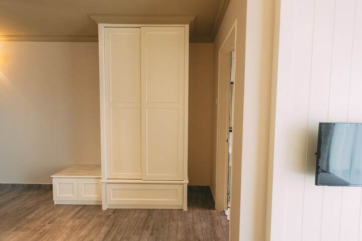Room 18 of 144