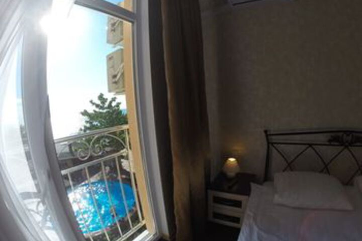 Room 99 of 176
