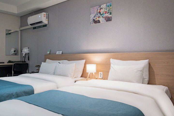 Room 40 of 85