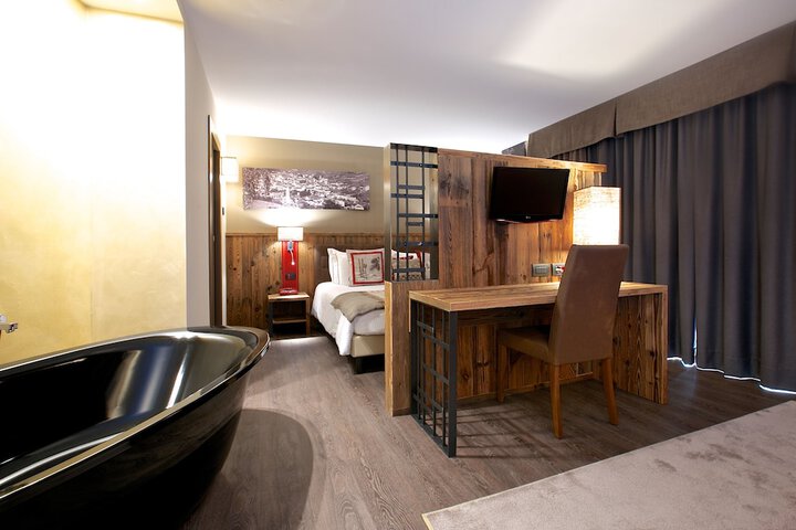 Room 14 of 186