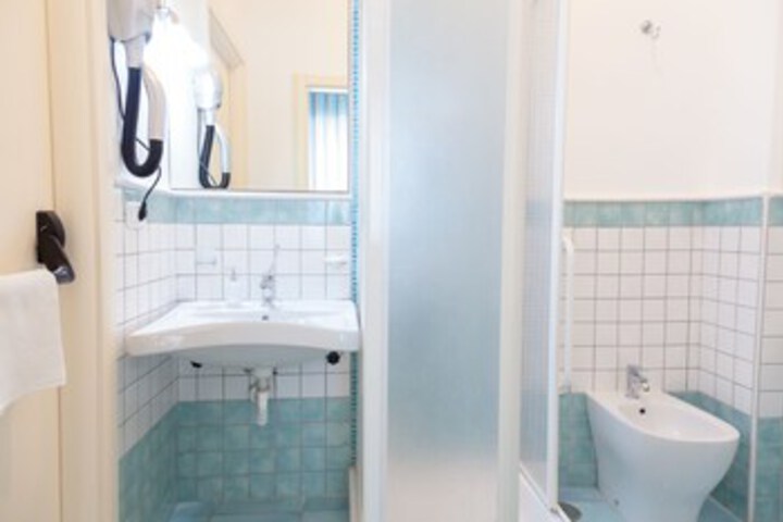 Room 4 of 31