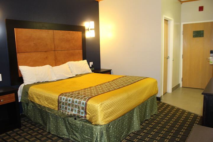 Room 5 of 17