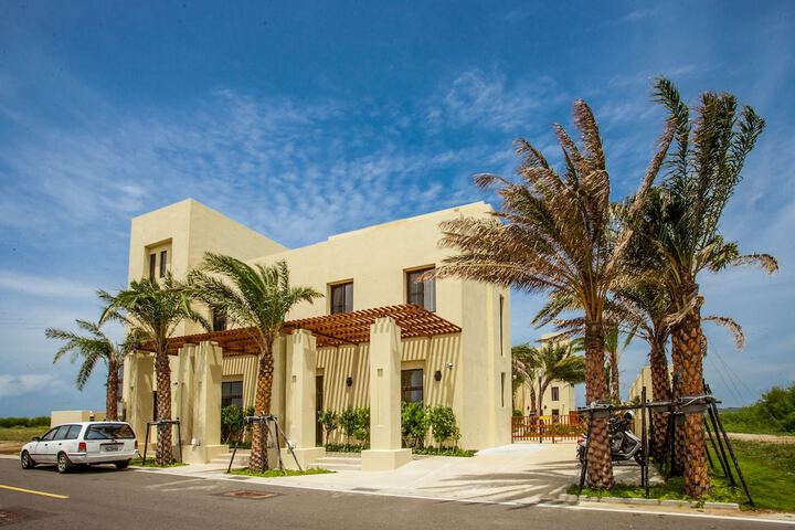 Oasis Hotel