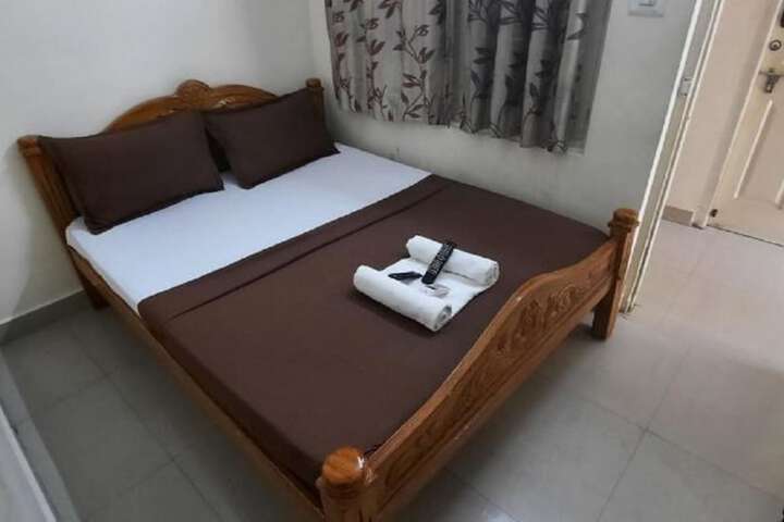 Room 2 of 5