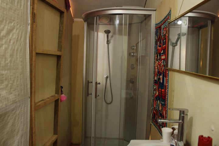 Room 13 of 26