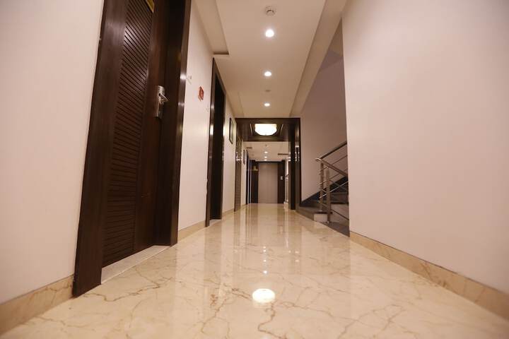 Ballroom/Hall 79 of 83