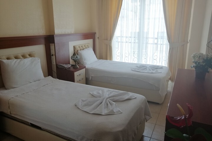 Room 4 of 27