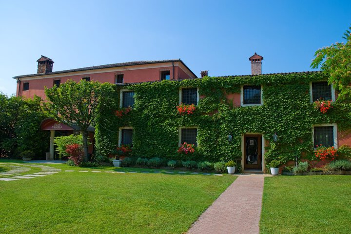 Hotel 64 of 68