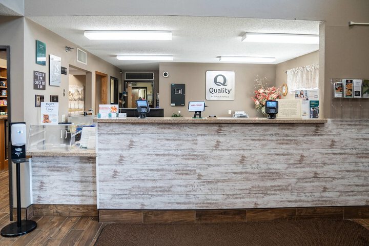 Entrance & Lobby