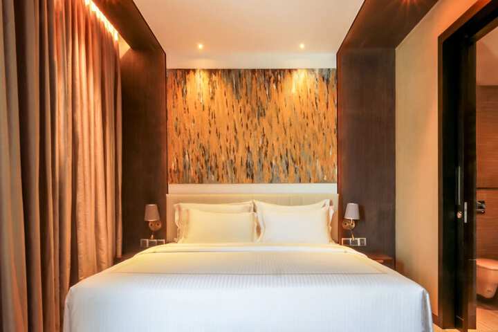Room 5 of 28